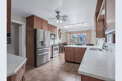 143 Oak Street, Amityville, NY 11701 - Photo 8