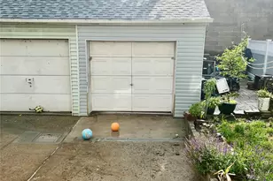 22-26 74th St, East Elmhurst, NY 11370 - Photo 14