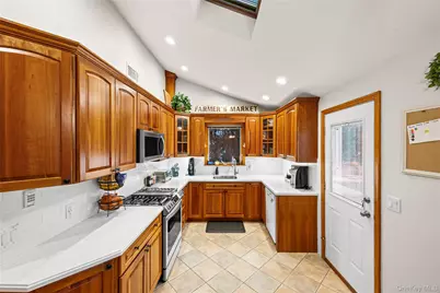 1734 Roberta Lane, Merrick, NY 11566 - Photo 20