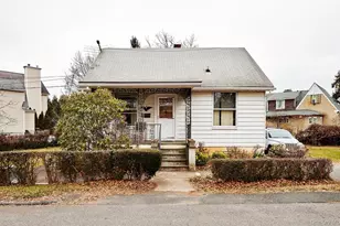 3 Clinton Ave, Pleasantville, NY 10570 - Photo 2