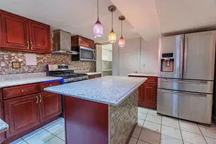 244-19 Grand Central Pkwy, Douglaston, NY 11362 - Photo 26