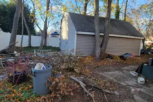 11 45th St, Lindenhurst, NY 11757 - Photo 4