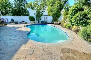 266 Thompson Ave, Oceanside, NY 11572 - Photo 4