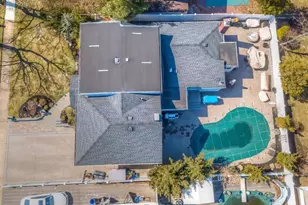 266 Thompson Ave, Oceanside, NY 11572 - Photo 32