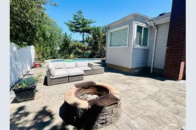 266 Thompson Avenue, Oceanside, NY 11572 - Photo 28