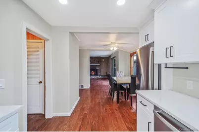 273 Delaware Avenue, Bay Shore, NY 11706 - Photo 20