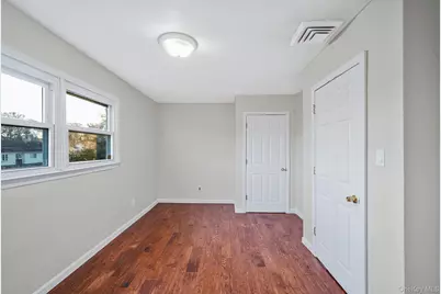 273 Delaware Avenue, Bay Shore, NY 11706 - Photo 28