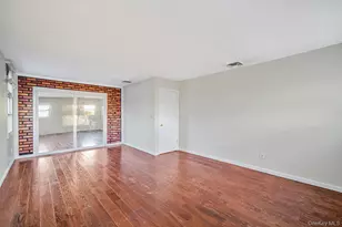 273 Delaware Ave, Bay Shore, NY 11706 - Photo 34