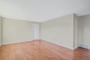 273 Delaware Ave, Bay Shore, NY 11706 - Photo 10