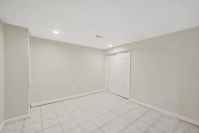 273 Delaware Avenue, Bay Shore, NY 11706 - Photo 38