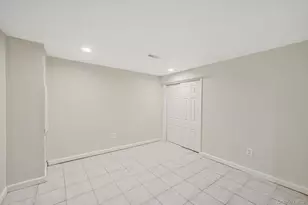 273 Delaware Ave, Bay Shore, NY 11706 - Photo 38