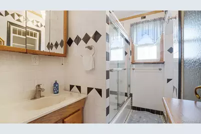 90-37 211 Street, Queens Village, NY 11428 - Photo 10