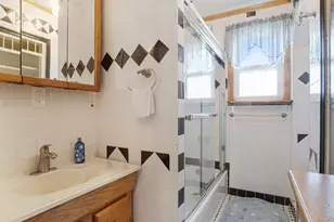 90-37 211th St, Queens Village, NY 11428 - Photo 10