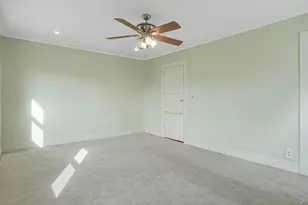 90-37 211th St, Queens Village, NY 11428 - Photo 16