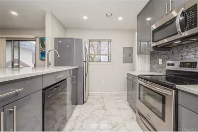 615 Broadway #68, Amityville, NY 11701 - Photo 4