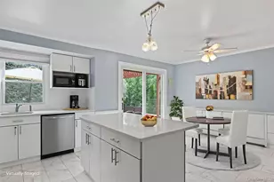 11 Glenwood Rd, Glenwood Landing, NY 11545 - Photo 10