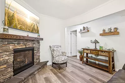 466 Jefferson Place, Mineola, NY 11501 - Photo 8