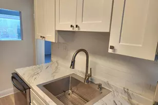 264-37A Langston Ave, Glen Oaks, NY 11004 - Photo 10