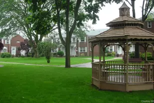 264-37A Langston Ave, Glen Oaks, NY 11004 - Photo 14