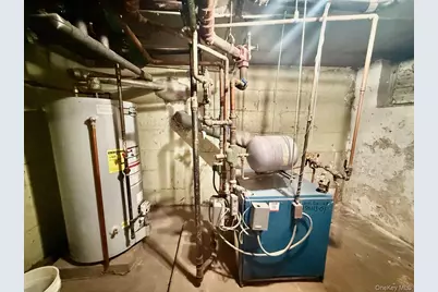 2052 Gates Avenue, Ridgewood, NY 11385 - Photo 22