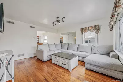 18 Jasper Street S, Valley Stream, NY 11580 - Photo 4