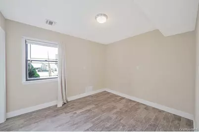 745 S 9th Street, Lindenhurst, NY 11757 - Photo 22