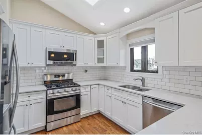 745 S 9th Street, Lindenhurst, NY 11757 - Photo 16