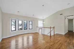 745 S 9th St, Lindenhurst, NY 11757 - Photo 8