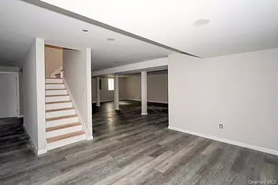 127 Berkshire Road, Rockville Centre, NY 11570 - Photo 22