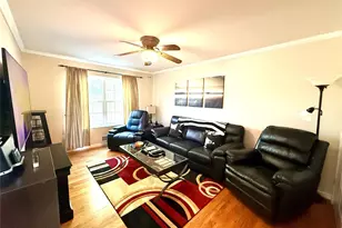 142 Pinebrook Dr, Hyde Park, NY 12538 - Photo 10