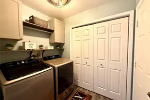 142 Pinebrook Dr, Hyde Park, NY 12538 - Photo 12