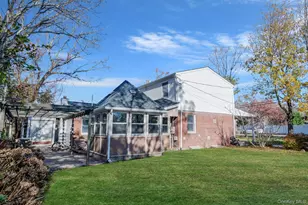 32 Williams Ave, Holtsville, NY 11742 - Photo 10