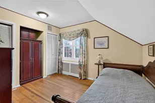 51 Park Ave, New Hyde Park, NY 11040 - Photo 14