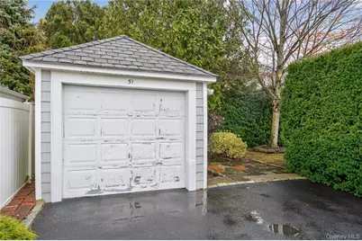 51 Park Avenue, New Hyde Park, NY 11040 - Photo 24