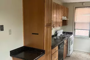 23-84 33rd St, Astoria, NY 11105 - Photo 4