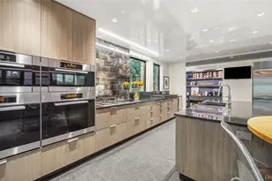 7 Folie Ct, Manhasset, NY 11030 - Photo 12