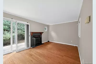 301 Kensington Way, Mount Kisco, NY 10549 - Photo 2