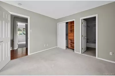 301 Kensington Way, Mount Kisco, NY 10549 - Photo 12