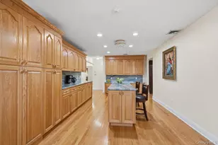 72 Lake End Rd, Merrick, NY 11566 - Photo 18