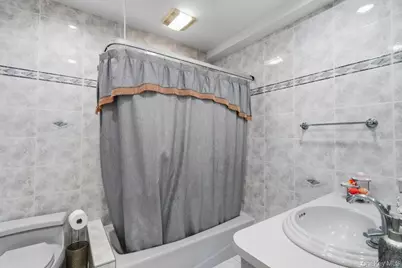 72 Lake End Road, Merrick, NY 11566 - Photo 24