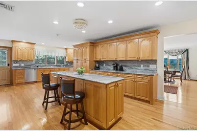 72 Lake End Road, Merrick, NY 11566 - Photo 20