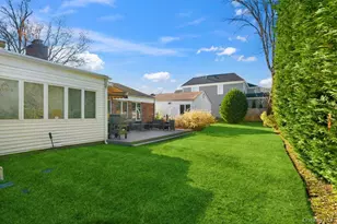 72 Lake End Rd, Merrick, NY 11566 - Photo 34