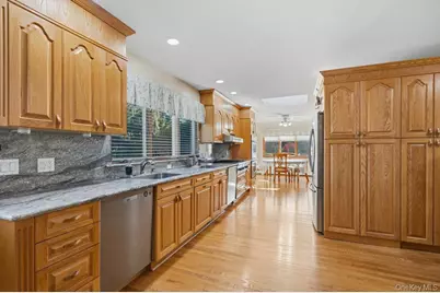 72 Lake End Road, Merrick, NY 11566 - Photo 16