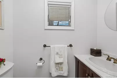 72 Lake End Road, Merrick, NY 11566 - Photo 10