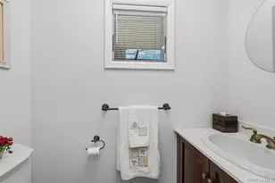 72 Lake End Rd, Merrick, NY 11566 - Photo 10