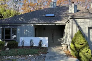 89 Sawtooth Cove, Port Jefferson, NY 11777 - Photo 2