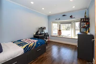 174 Parkside Drive, Roslyn Heights, NY 11577 - Photo 10