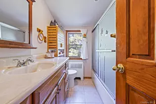 350 52nd St, Lindenhurst, NY 11757 - Photo 12