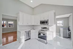 14 Clearview, Selden, NY 11784 - Photo 18