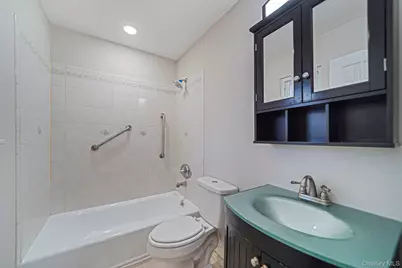 14 Clearview, Selden, NY 11784 - Photo 28